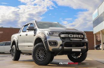 FORD RANGER REBEL ANTHRACITE CENTER W BLACK LIP